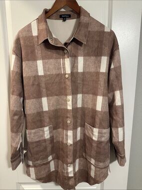 Well Worn Women's Brown & Cream Plaid Utility Shacket
